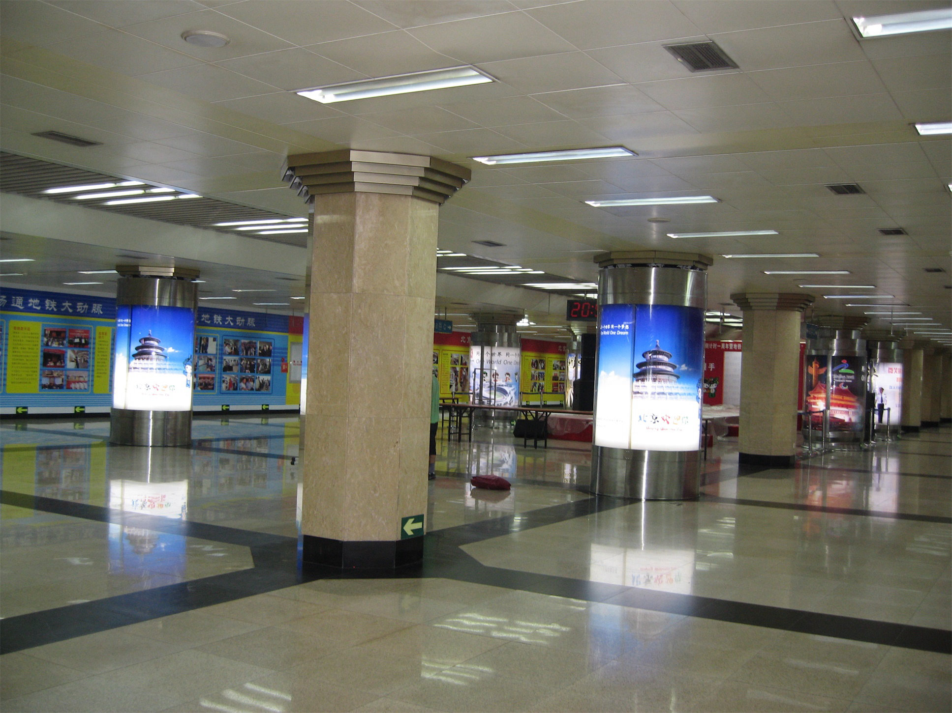 包柱旋转广告灯箱 包柱旋转广告灯箱制造安装 北京一块八科技